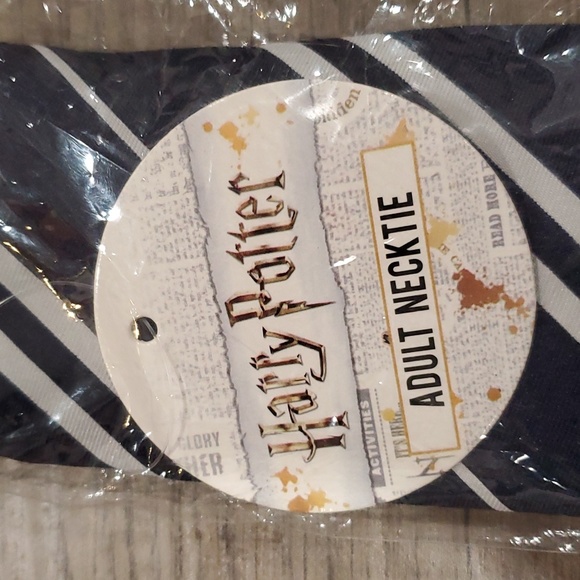 Harry Potter Ravenclaw Tie - Picture 5 of 7